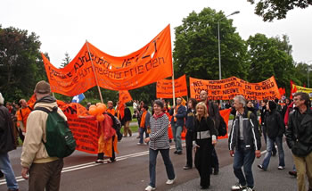 Nederlännische Demonstranten. Klick op to'n Vergröttern!