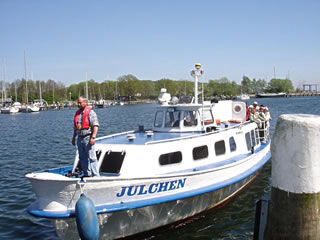 Julchen leggt an